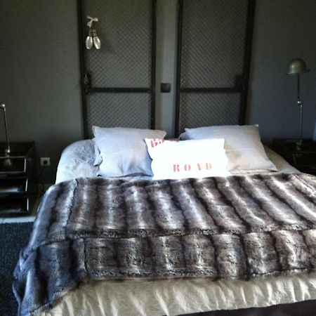Chambres D'Hotes La Levriere Saint-Denis-le-Ferment Ruang foto